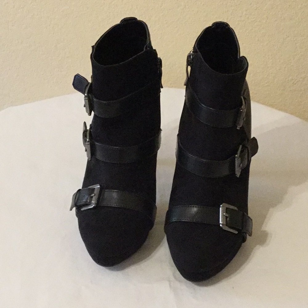 Sam &Libby Black Platform Booties Sz 6.5